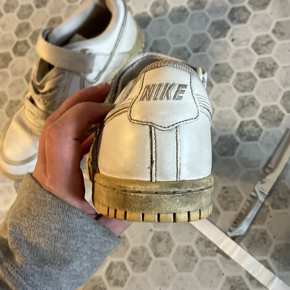 Nike Sz 4.5Y White Velcro Tennis Athletic Shoes